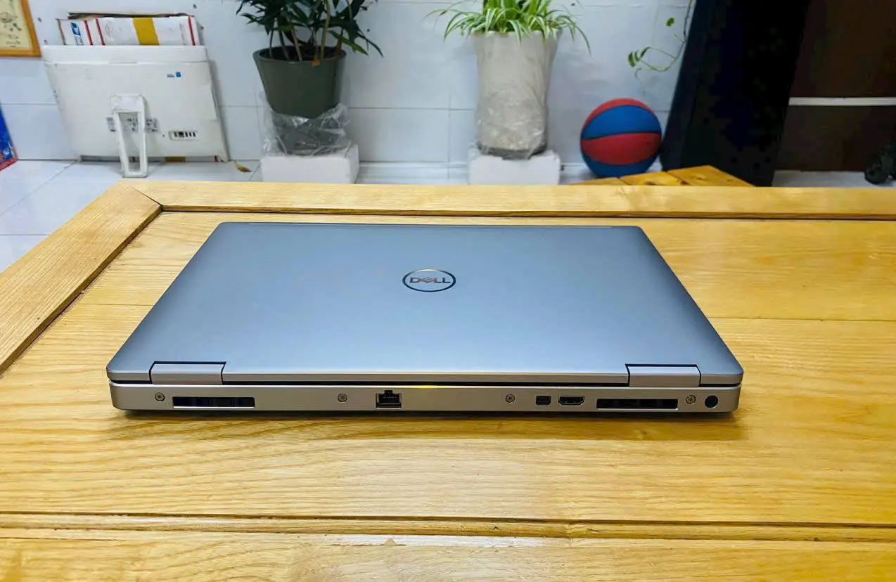 DELL PRECISION 7540 MÀN HÌNH 4K